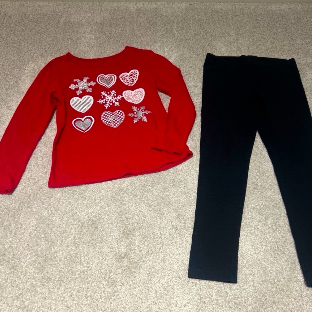 Red long sleeve valentines top and black leggings size 6-6x